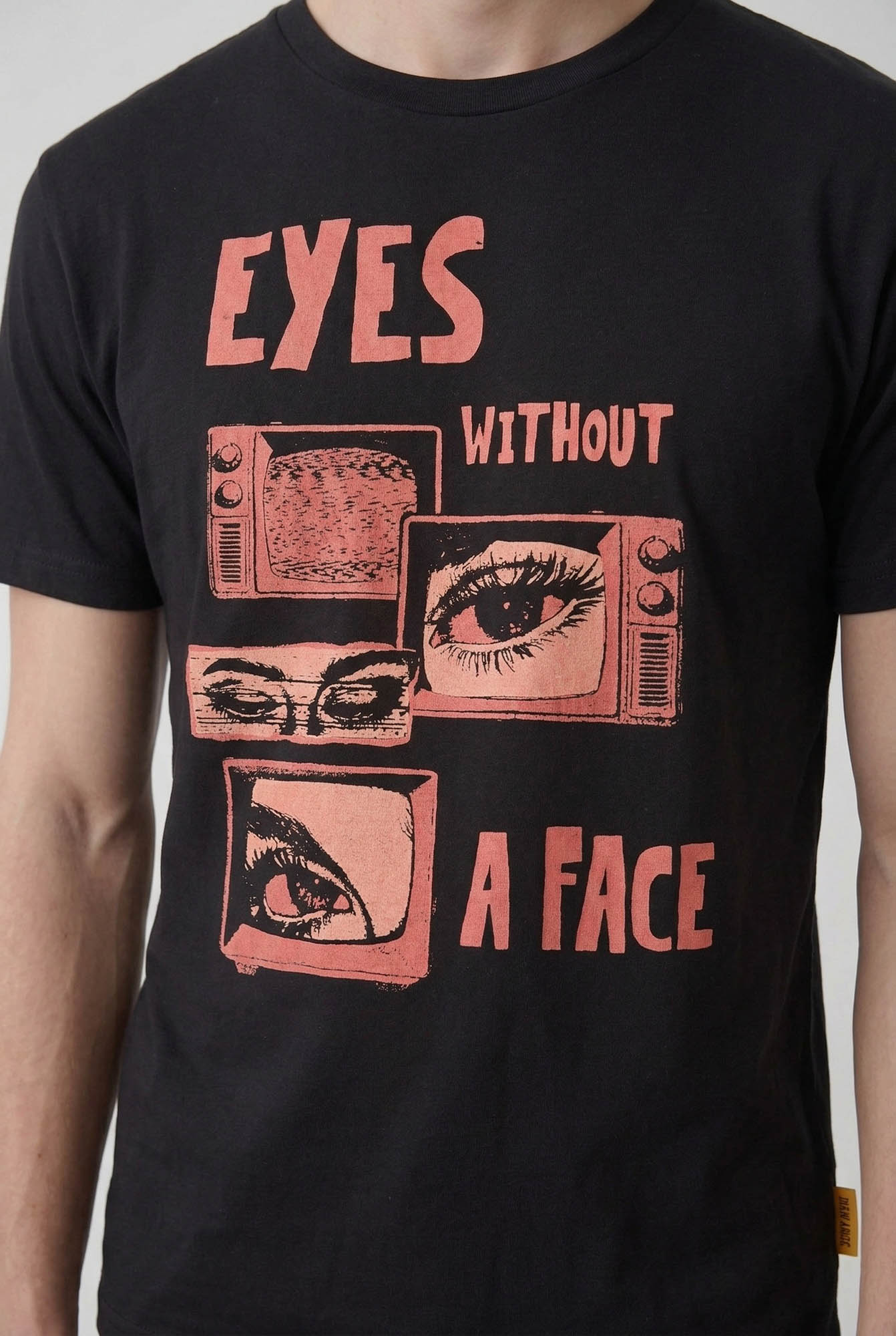 BW2600024-18 - REMERA EYES
