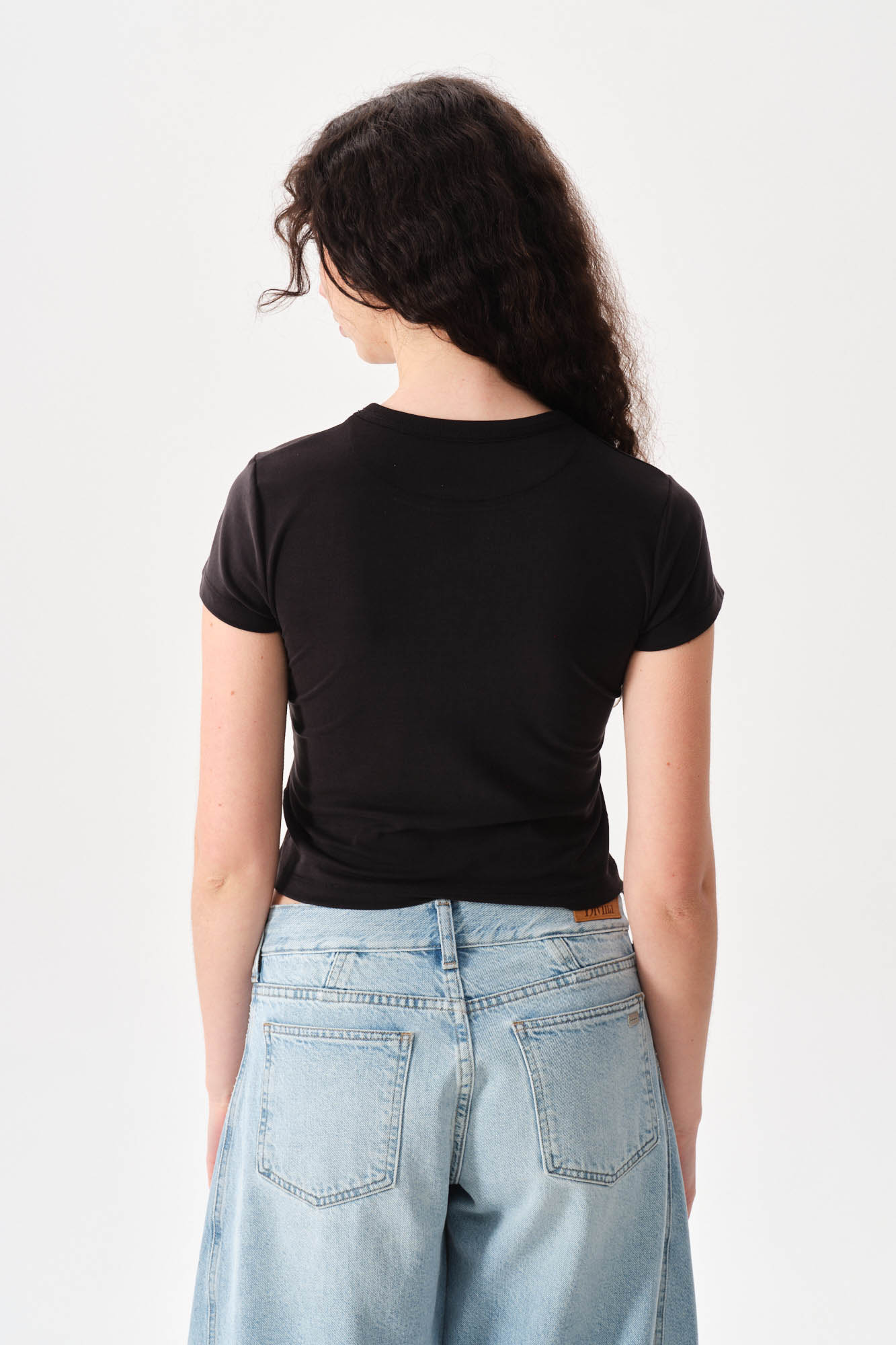 DS2700002-18 - REMERA HAYLEY